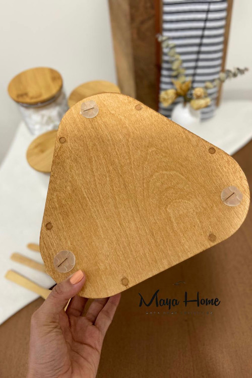 استند بانکه مثلثی سانا به همراه سه بانکه پیرکس و قاشق چوبی