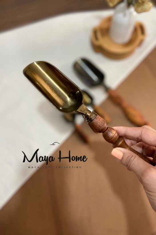 قاشق آجیل خوری مدل سرتاس دسته چوبی